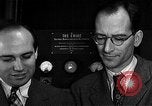 Standbild J Presper Eckert und John Mauchly mit ENIAC Pennsylvania United States USA, 1945, aus Sekunde 28 historischem Filmmaterial Videoclip 65675067436