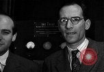 Standbild J Presper Eckert und John Mauchly mit ENIAC Pennsylvania United States USA, 1945, aus Sekunde 37 historischem Filmmaterial Videoclip 65675067436