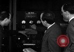 Standbild J Presper Eckert und John Mauchly mit ENIAC Pennsylvania United States USA, 1945, aus Sekunde 43 historischem Filmmaterial Videoclip 65675067436