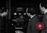 Standbild J Presper Eckert und John Mauchly mit ENIAC Pennsylvania United States USA, 1945, aus Sekunde 44 historischem Filmmaterial Videoclip 65675067436