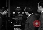 Standbild J Presper Eckert und John Mauchly mit ENIAC Pennsylvania United States USA, 1945, aus Sekunde 46 historischem Filmmaterial Videoclip 65675067436