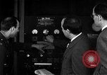 Standbild J Presper Eckert und John Mauchly mit ENIAC Pennsylvania United States USA, 1945, aus Sekunde 47 historischem Filmmaterial Videoclip 65675067436