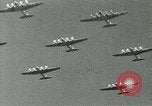 Standbild Royal Air Force Training Vereinigtes Königreich, 1940, aus Sekunde 56 historischem Filmmaterial Videoclip 65675067441