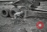 Standbild USA Artilleristen Einstellung bis 155mm lange Tom guns Anzio Italien, 1944, aus Sekunde 10 historischem Filmmaterial Videoclip 65675067456