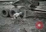 Standbild USA Artilleristen Einstellung bis 155mm lange Tom guns Anzio Italien, 1944, aus Sekunde 11 historischem Filmmaterial Videoclip 65675067456