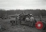Standbild USA Artilleristen Einstellung bis 155mm lange Tom guns Anzio Italien, 1944, aus Sekunde 23 historischem Filmmaterial Videoclip 65675067456