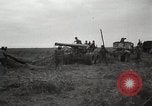 Standbild USA Artilleristen Einstellung bis 155mm lange Tom guns Anzio Italien, 1944, aus Sekunde 25 historischem Filmmaterial Videoclip 65675067456