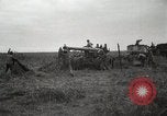 Standbild USA Artilleristen Einstellung bis 155mm lange Tom guns Anzio Italien, 1944, aus Sekunde 26 historischem Filmmaterial Videoclip 65675067456