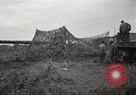 Standbild USA Artilleristen Einstellung bis 155mm lange Tom guns Anzio Italien, 1944, aus Sekunde 49 historischem Filmmaterial Videoclip 65675067456