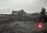 Standbild USA Artilleristen Einstellung bis 155mm lange Tom guns Anzio Italien, 1944, aus Sekunde 50 historischem Filmmaterial Videoclip 65675067456