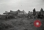 Standbild USA Artilleristen Einstellung bis 155mm lange Tom guns Anzio Italien, 1944, aus Sekunde 57 historischem Filmmaterial Videoclip 65675067456