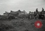 Standbild USA Artilleristen Einstellung bis 155mm lange Tom guns Anzio Italien, 1944, aus Sekunde 58 historischem Filmmaterial Videoclip 65675067456