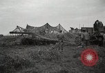 Standbild USA Artilleristen Einstellung bis 155mm lange Tom guns Anzio Italien, 1944, aus Sekunde 61 historischem Filmmaterial Videoclip 65675067456