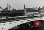 Immagine di Il Cremlino e la zona circostante Mosca Russia Unione Sovietica, 1943, secondo 15 filmato di repertorio 65675067476