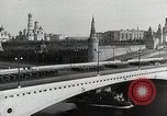 Immagine di Il Cremlino e la zona circostante Mosca Russia Unione Sovietica, 1943, secondo 16 filmato di repertorio 65675067476