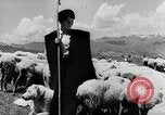 Standbild farm Aktivitäten Kasachstan Sowjetunion, 1943, aus Sekunde 27 historischem Filmmaterial Videoclip 65675067478