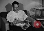 Standbild Familie der amerikanischen Automobil Arbeiter Detroit Michigan USA, 1950, aus Sekunde 9 historischem Filmmaterial Videoclip 65675067510