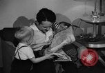 Standbild Familie der amerikanischen Automobil Arbeiter Detroit Michigan USA, 1950, aus Sekunde 12 historischem Filmmaterial Videoclip 65675067510