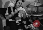 Standbild Familie der amerikanischen Automobil Arbeiter Detroit Michigan USA, 1950, aus Sekunde 22 historischem Filmmaterial Videoclip 65675067510