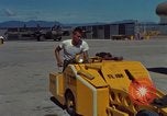 Standbild Flight Line control Vietnam, 1967, aus Sekunde 26 historischem Filmmaterial Videoclip 65675067511