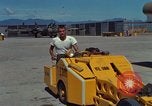 Standbild Flight Line control Vietnam, 1967, aus Sekunde 27 historischem Filmmaterial Videoclip 65675067511