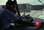 Standbild Flight Line control Vietnam, 1967, aus Sekunde 26 historischem Filmmaterial Videoclip 65675067512