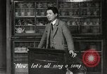 Immagine di Cittadini sala pubblica Yanaizu Giappone, 1950, secondo 11 filmato di repertorio 65675067528