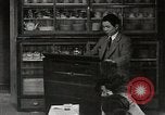 Immagine di Cittadini sala pubblica Yanaizu Giappone, 1950, secondo 16 filmato di repertorio 65675067528