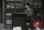 Immagine di Cittadini sala pubblica Yanaizu Giappone, 1950, secondo 21 filmato di repertorio 65675067528