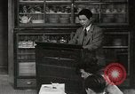 Immagine di Cittadini sala pubblica Yanaizu Giappone, 1950, secondo 22 filmato di repertorio 65675067528