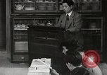 Immagine di Cittadini sala pubblica Yanaizu Giappone, 1950, secondo 25 filmato di repertorio 65675067528