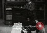 Immagine di Cittadini sala pubblica Yanaizu Giappone, 1950, secondo 26 filmato di repertorio 65675067528
