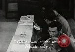 Immagine di Cittadini sala pubblica Yanaizu Giappone, 1950, secondo 29 filmato di repertorio 65675067528