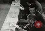 Immagine di Cittadini sala pubblica Yanaizu Giappone, 1950, secondo 31 filmato di repertorio 65675067528