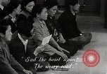 Immagine di Cittadini sala pubblica Yanaizu Giappone, 1950, secondo 42 filmato di repertorio 65675067528