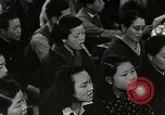 Immagine di Cittadini sala pubblica Yanaizu Giappone, 1950, secondo 60 filmato di repertorio 65675067528