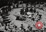 Standbild der Bürger öffentliche Halle Shodoshima Insel Japan, 1950, aus Sekunde 20 historischem Filmmaterial Videoclip 65675067536
