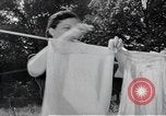 Standbild Aktivitäten einer Familie United States USA, 1951, aus Sekunde 37 historischem Filmmaterial Videoclip 65675067537