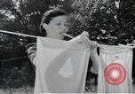 Standbild Aktivitäten einer Familie United States USA, 1951, aus Sekunde 38 historischem Filmmaterial Videoclip 65675067537