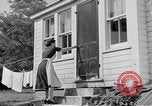 Standbild Aktivitäten einer Familie United States USA, 1951, aus Sekunde 58 historischem Filmmaterial Videoclip 65675067537