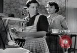 Standbild Aktivitäten einer Familie United States USA, 1951, aus Sekunde 4 historischem Filmmaterial Videoclip 65675067538