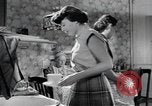 Standbild Aktivitäten einer Familie United States USA, 1951, aus Sekunde 7 historischem Filmmaterial Videoclip 65675067538