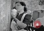 Standbild Aktivitäten einer Familie United States USA, 1951, aus Sekunde 27 historischem Filmmaterial Videoclip 65675067538
