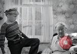 Standbild Aktivitäten einer Familie United States USA, 1951, aus Sekunde 31 historischem Filmmaterial Videoclip 65675067538