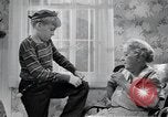 Standbild Aktivitäten einer Familie United States USA, 1951, aus Sekunde 33 historischem Filmmaterial Videoclip 65675067538
