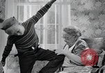 Standbild Aktivitäten einer Familie United States USA, 1951, aus Sekunde 37 historischem Filmmaterial Videoclip 65675067538
