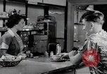 Standbild Aktivitäten einer Familie United States USA, 1951, aus Sekunde 10 historischem Filmmaterial Videoclip 65675067541