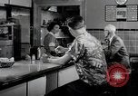 Standbild Aktivitäten einer Familie United States USA, 1951, aus Sekunde 14 historischem Filmmaterial Videoclip 65675067541
