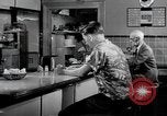 Standbild Aktivitäten einer Familie United States USA, 1951, aus Sekunde 16 historischem Filmmaterial Videoclip 65675067541