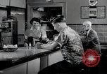 Standbild Aktivitäten einer Familie United States USA, 1951, aus Sekunde 18 historischem Filmmaterial Videoclip 65675067541